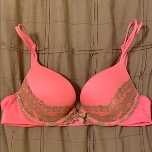 Victoria’s Secret Very Sexy Push-Up Bra 32A